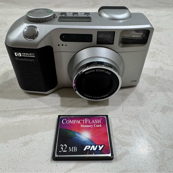 Vintage Hewlett Packard (HP) C6324A Photo Smart Digital Camera PARTS ONLY Read - Picture 1 of 9
